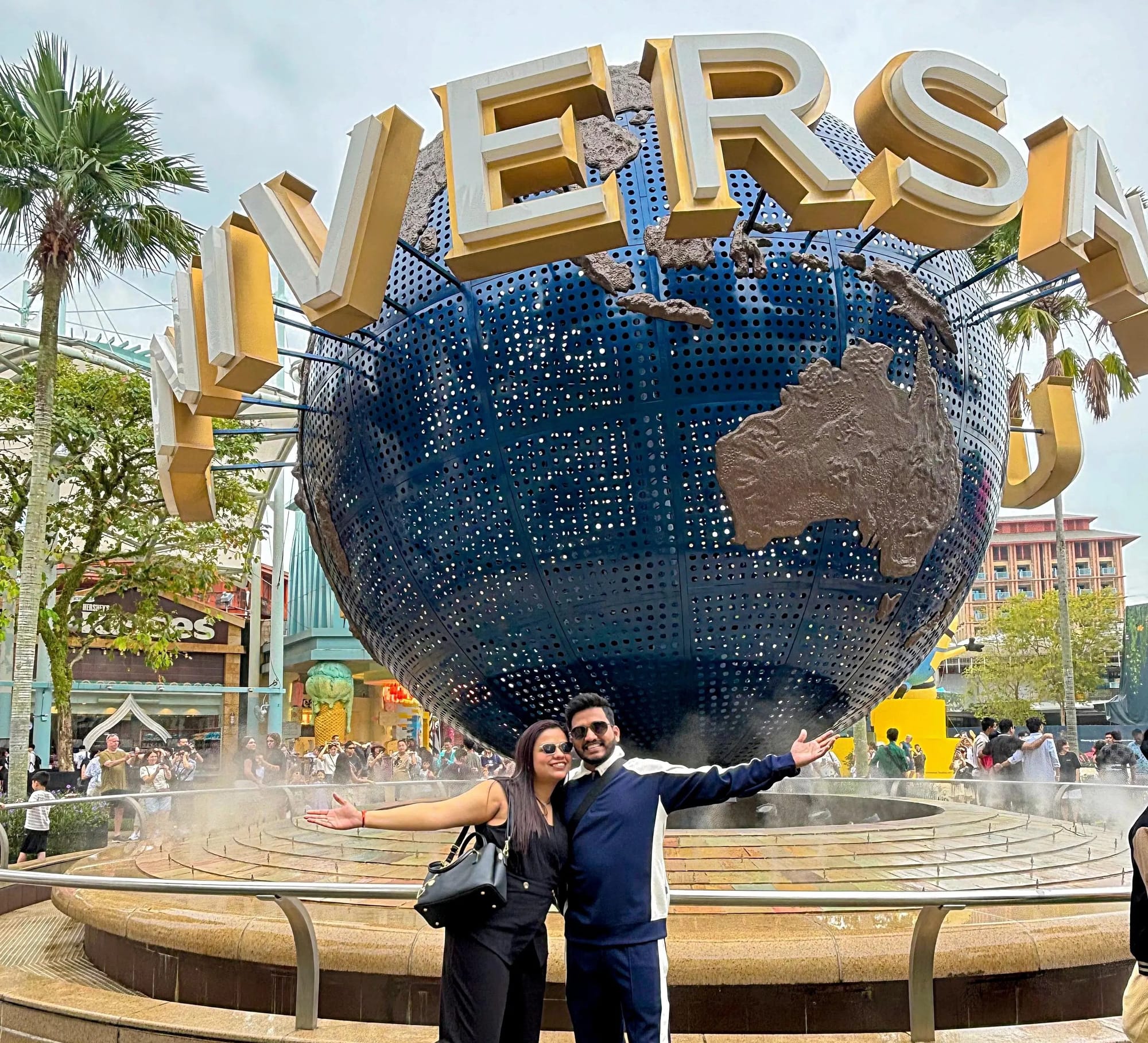 A City of Lights, Rides & Memories: Rohit and Krupali's Singapore Trip with Thrillophilia